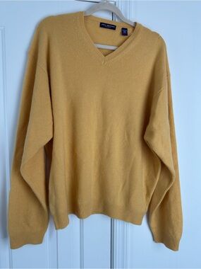 John Ashford 100% Cashmere Men's V-Neck Sweater size XXL in Mustard Yellow FLAWS